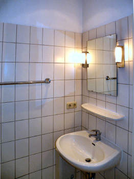 Badezimmer FeWo Nr.4 "Altes Gutshaus Losentitz" auf Rgen