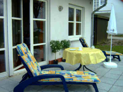 Der Garten l�dt zum Sonnenbad