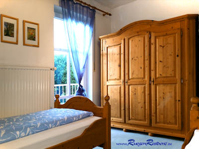 Auch Schlafzimmer Nr.2 hat Zugang zum Balkon