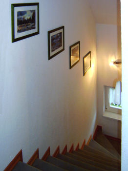 Die Treppe f�hrt uns ins Obergeschoss