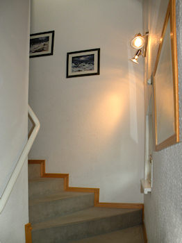 Die Treppe f�hrt uns ins Obergeschoss