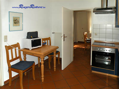 Die K�che des Ferienhauses ausgestattet mit Mikrowelle, Toaster, Ceranherd