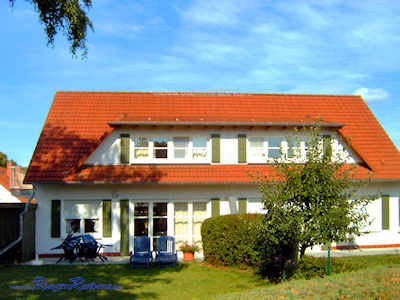 Ein abschlie�ender Blick auf die Terrasse - Gartenm�bel und Grill inklusive
