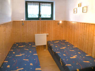 Dieses zus�tzliche Schlafzimmer bietet zwei Einzelbetten