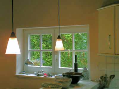 Blick aus dem K�chenfenster in den Gutsgarten