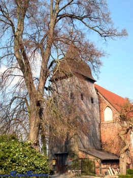 Die gotische Backsteinkirche aus dem 13. Jahrhundert war einst ein beliebtes Wallfahrtsziel, bis 1372 ein Schiff auf dem Weg zur Kirche verungl�ckte