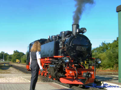 historischer Dampfzug der Rügenschen Kleinbahn