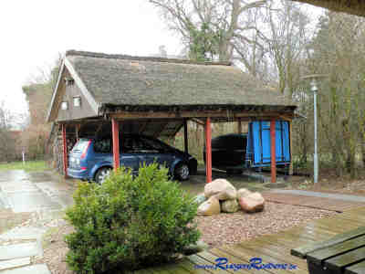Carport f�r Ihr Auto direkt am Ferienhaus