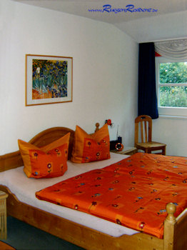 Das Doppelbett im Schlafzimmer Nr. 1