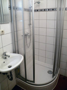 Die zustzliche Dusche im Erdgeschoss