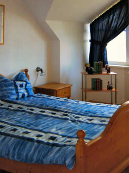 Schlafzimmer Nr. 1 bietet auch Platz fr ein Kinderbett