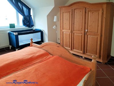 Das groe Gaubenzimmer / erste Schlafzimmer