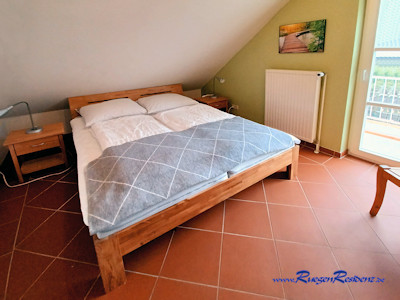 Das grnee Schlafzimmer mit Doppelbett
