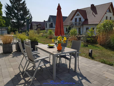 Zufahrt und Terrasse Haus B - "Wind & Wellen" Lauterbach Insel Rgen