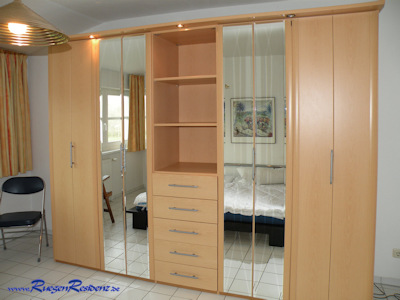 Der Kleiderschrank im grten Schlafzimmer Nr.1