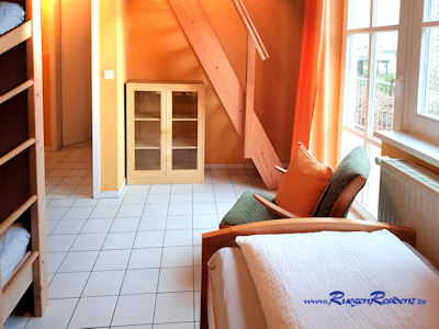 Vom Schlafzimmer Nr. 3 fhrt die Treppe in die Dachgalerie