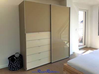 Schlafraum 1 - im Schrank versteckt sich auch ein TV