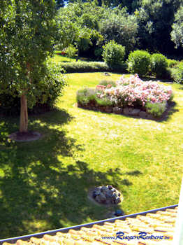 Blick in den weitlufigen Gutsgarten