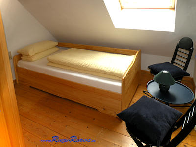 Schlafzimmer wahlweise mit einer Schlafmglichkeit, oder ...