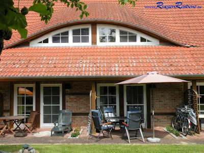 Terrasse FeWo 5 im "Alten Gutshaus " Insel Rgen