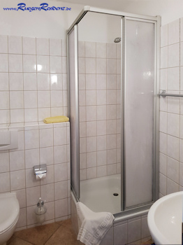 Duschkabine in der FeWo 6 im Alten Gutshaus Losentitz auf Rgen