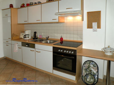 Einbaukche der FeWo 6 im Alten Gutshaus Losentitz Rgen