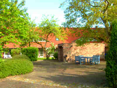 Blick durch die groe Gartenanlage