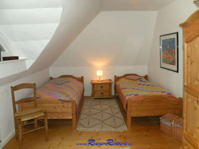 Das Schlafzimmer Nr.2 bietet zwei Einzelbetten