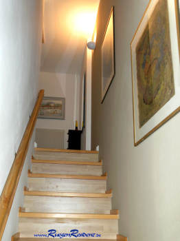 Die Treppe zum Obergescho