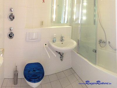 Badewanne + Duschabtrennung